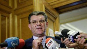 Deputatul Coarnă şi-a dat demisia din grupul S.O.S. din cauza blestemelor Dianei Şoşoacă
