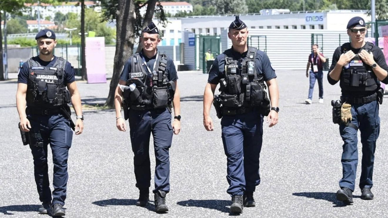 Jandarmeria Capitalei execută misiuni cu scop preventiv în zona unor instituţii