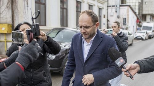 Primarul Botoşaniului, trimis în judecată după ce ar fi dat unei candidate subiectele la un concurs pentru funcţia de consilier / Și-a depus candidatura pentru un nou mandat