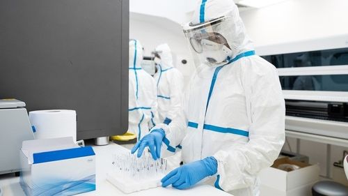 Val de critici la adresa ministrului german al Sănătății, după ce a declarat că ”o variantă mortală” a noului coronavirus ar putea să ia Germania prin surprindere în a doua jumătate a anului