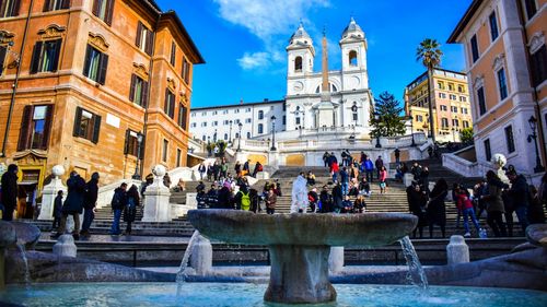 Analiză: Roma, Dubai şi Paris sunt oraşele cele mai căutate de români în 2024, pentru vacanţe şi city break-uri