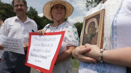 VIDEO „Marșul normalității”, organizat de Noua Dreaptă: „Am venit să contestăm, să spunem un nu hotărât acestui avans al propagandei LGBT”