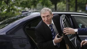 Procurorul general: Nici acum nu au fost declasificate toate documentele de la Jandarmerie privind intervenţia din 10 august