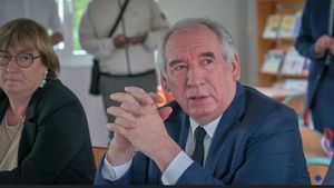 „Jucăm soarta elevilor prea devreme”. Sistemul educațional din Franța, criticat de premierul Bayrou, care reclamă examenul de intrare la liceu și admiterea centralizată la facultate