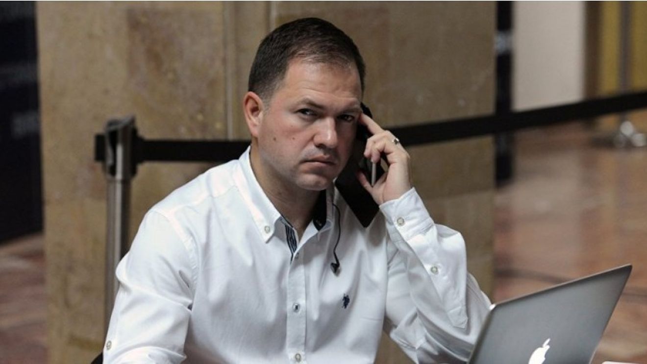 SURSE Iosif Buble, proprietarul site-ului Știripesurse, este jurnalistul prezent în restaurantul în care luau masa în același timp fostul adjunct al SRI, Florian Coldea, Vasile Dâncu și un deputat PSD