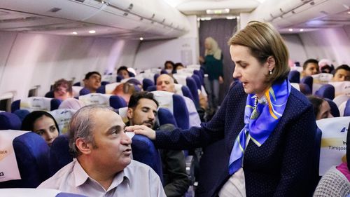 Ministrul de Externe: Cei 20 de copii blocaţi în Dubai se vor întoarce în ţară cu aeronava în care se află premierul Ciolacu