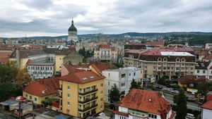 Boc susține că succesul Clujului a venit din ”inteligența din jurul universităților”: ”Am avut 10 propuneri de mall-uri la Cluj-Napoca (...) Avem două, haideți să investim în producție”