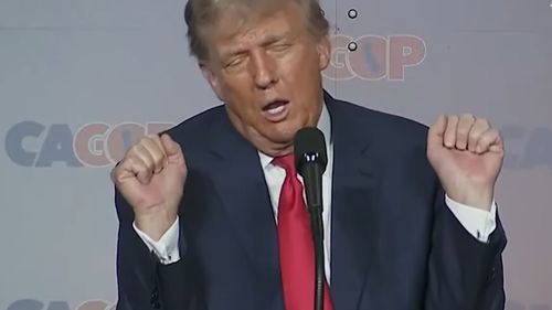 VIDEO Poante între octogenari: Donald Trump a ironizat problemele de memorie ale lui Joe Biden: ”Unde sunt, unde sunt?”/ Și Biden l-a ironizat pe Trump după ce poza de arest a devenit virală