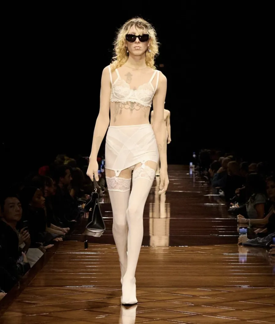 belenciaga, paris fashion week 2024, demna gvasalia, modă, case de moda de lux 