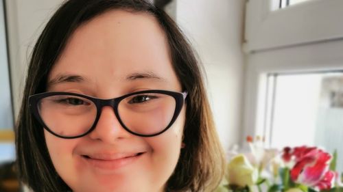 O tânără de 29 de ani este primul angajat cu sindrom Down din Ministerul Muncii