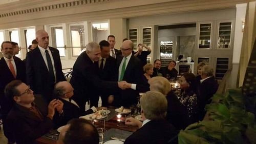 Presa americană: Doi politicieni români, pe lista persoanelor vizate de ancheta în cazul Broidy/ Dragnea și Grindeanu au participat în ianuarie 2017 la ceremonia de inaugurare a președintelui Trump
