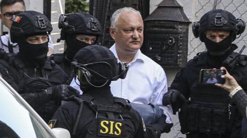 Ex-președintele Igor Dodon a fost eliberat din arest la domiciliu