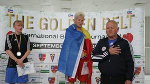 Povestea Steluței Duță, pugilista care inspiră fetele să facă KO sărăcia/ De la orfelinat pe podium la campionatele mondiale de box