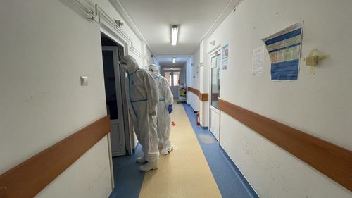 82,7% din românii decedați în ultimele 24 de ore erau nevaccinați. 64,4% - procent de ocupare al paturilor ATI Covid, nivel național