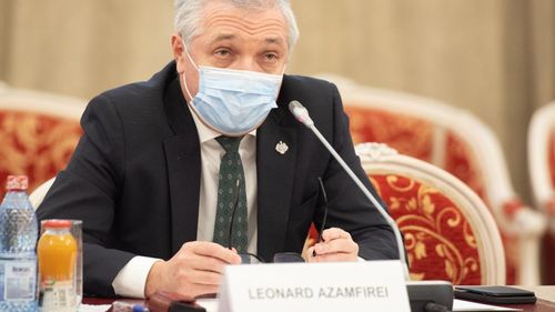 Leonard Azamfirei, rectorul UMF Târgu Mureș: Care ar fi tinerii care ar pleca afară și ar fi beneficiarii de credite din România? Măsura ar accentua un exod care deja este absolut dramatic / Eu zic să ne mai gândim