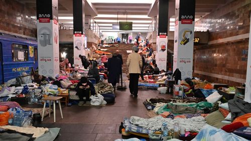 Metroul din Harkov şi-a reluat activitatea după luni de zile în care a adăpostit locuitorii oraşului, anunţă primarul