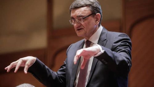 Victor Ciorbea se plânge senatorilor că Iohannis vrea să îi taie pensia specială dată de PSD / Invocă rapoarte ale Comisiei de la Veneția în care sunt date exemple de salarii mari ale Avocaților Poporului – o garanție a independenței lor