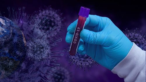 Varianta B.1.1.529 de Covid, denumită „Omicron” de către Organizația Mondială a Sănătății, are potențial de a fi extrem de contagioasă