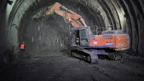 Tunelurile feroviare între Racoş şi Homorod şi Racoş-Ormeniş, pe tronsonul Apaţa-Caţa, ar putea fi gata în decembrie 2026