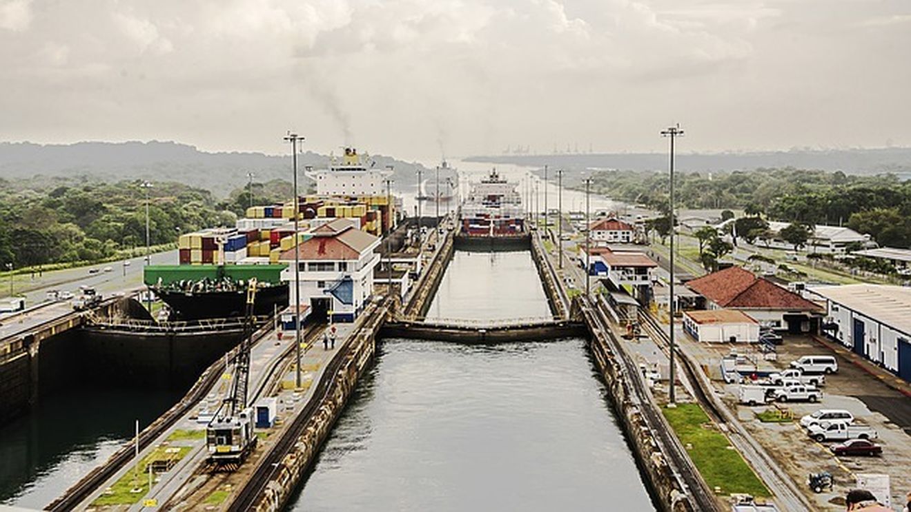 Panama preia controlul asupra a două porturi ale Canalului Panama exploatate de CK Hutchison