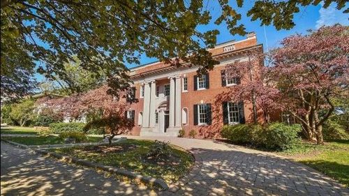 Ambasadorul României în SUA s-a mutat în fosta reședință a diplomației iraniene la Washington. Chiria noii reședințe e 21.000 de dolari pe lună față de 13.150 dolari