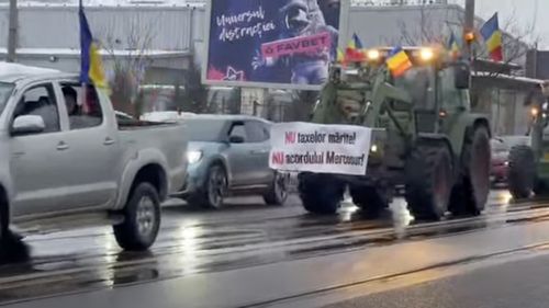Protest spontan al fermierilor care au ieșit cu tractoarele pe Centura Apahida, în județul Cluj