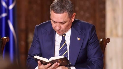 VIDEO Contre dure între Crin Antonescu și Victor Ponta la dezbaterea TVR: ”Dl Ponta a trădat trei partide, două guverne, cel puțin o țară, nu știu exact loialitatea față de statul sârb” / Întotdeauna am muncit, n-am stat șomer nicio zi, nici 10 ani