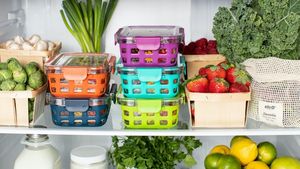 Analiză: Alimentele pun cea mai mare presiune pe inflație/ De sunt scumpe alimentele dacă energia s-a ieftinit? Lista produselor cu cele mai mari scumpiri la un an