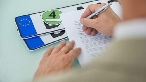 Revenire a vânzărilor auto în martie față de anul trecut. În primele trei luni, piața a scăzut cu 25% față de 2020