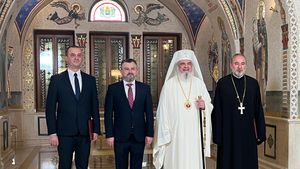 Protocol de colaborare între Patriarhia Română și Departamentul pentru Românii de Pretutindeni/ Printre obiective, sprijinirea comunităţilor ortodoxe româneşti din străinătate și întărirea identității spirituale și culturale a românilor de pretutindeni