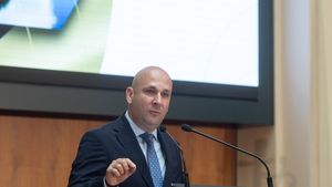 Șeful Hidrolectrica: Suntem săraca fată bogată, cheltuim foarte mulţi bani apoi ne uităm la diurna de 36 de euro a unui ministru
