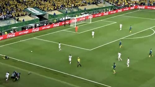VIDEO: Faza zilei la CM 2026 - Un cameraman, doborât de un fotbalist la meciul Uzbekistan - Columbia: a fost dus la ambulanță