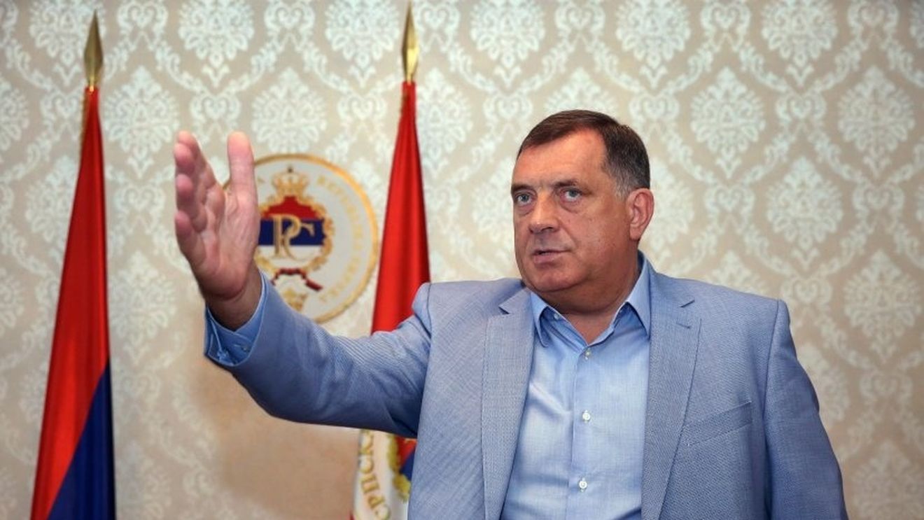 Pro-rusul Milorad Dodik, liderul politic al sârbilor bosniaci, este vizat de un mandat de arestare