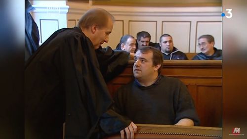 Un negaționist francez al Holocaustului, condamnat în Franța, a fost arestat în Scoția după doi ani pe fugă