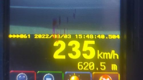 Autostrada A2: Șofer de 28 de ani, prins cu o viteză de 235 km/h. Pe scaunul din dreapta s-ar fi aflat Arhiepiscopul Teodosie