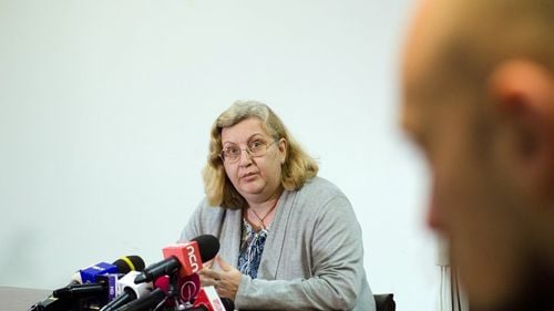 Directorul medical al celui mai mare spital din Transilvania povestește cele două momente critice în care a fost salvată de masca sanitară. Medicul îndeamnă autoritățile să angajeze specialiști în comunicare pentru a gestiona relația cu societatea