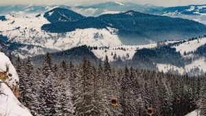 Gheorghe Flutur a lansat proiectul turistic „Poiana Bucovinei” în masivul Rarău / ”Vorbim de trenuri turistice, trenul zăpezii, trenul pentru sărbătorile din Bucovina din timpul verii, pentru a aduce turiști fie de la Iași, fie de la Cluj”