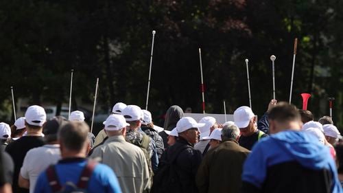 Protest al minerilor, la sediul Guvernului, împotriva noii legi a pensiilor publice. Sindicaliştii solicită „un dialog real cu autorităţile pentru a rectifica situaţia creată” de noul act normativ