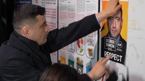 În timp ce Simion strigă „jos cenzura”, partidul său AUR e campion la formulat plângeri împotriva materialelor electorale concurente