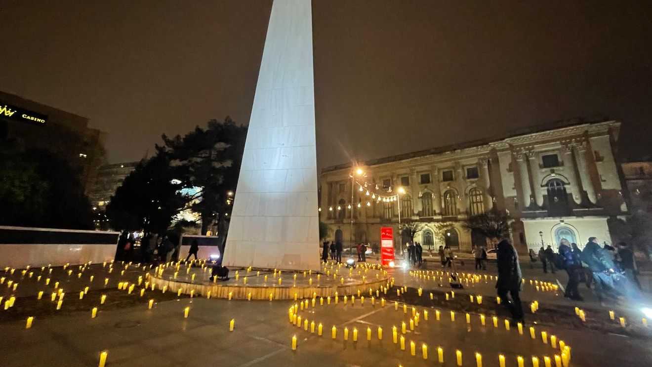 Moment colectiv de reculegere și solidaritate la Memorialul Renașterii / ”Proiectul nu își dorește să fie un spectacol, ci o invitație la normalitate și comunitate - fără scene, fără concerte, fără gesturi grandioase”