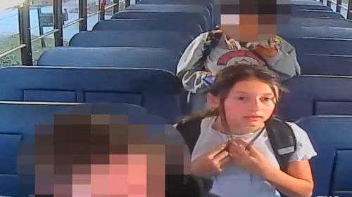 VIDEO Caz straniu al dispariției unei fetițe de 11 ani în SUA. FBI dă publicităţii ultimele imagini cu Mădălina Cojocari, dată dispărută de părinţi la trei săptămâni de când lipsea de acasă / Mama şi tatăl vitreg au fost arestaţi