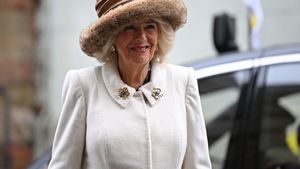 Regina Camilla promite că nu va mai achiziţiona noi haine de blană