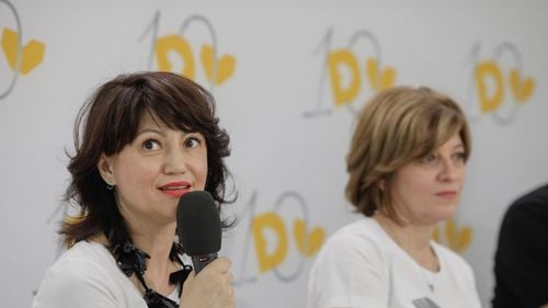 Fondatoarele asociației care construiesc un spital oncologic pentru copii doar din donații au discutat cu premierul Ciucă despre implicarea lor în spital după predare