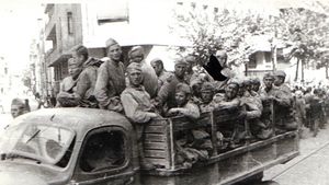 Noul manual rus de istorie îi califică ”fasciști” pe revoluționarii unguri care s-au ridicat împotriva ocupației sovietice. Guvernul Orban, nici o reacție