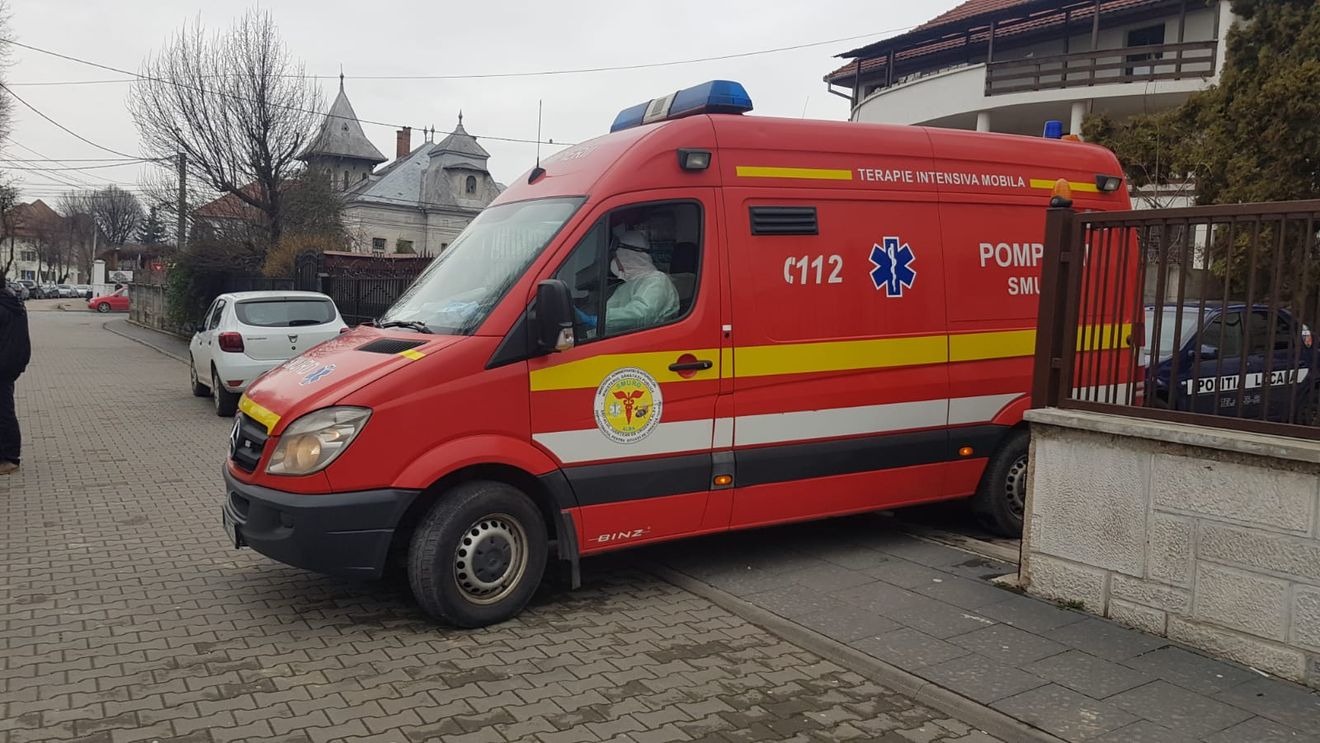 Un medic în vârstă de 70 de ani din județul Hunedoara infectat cu coronavirus a murit