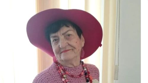 Studentă la 90 de ani: Amalia Tușa face o facultate la 70 de ani după ce comuniștii i-au interzis să studieze pe motiv de „ origine socială”