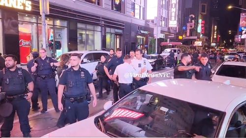VIDEO Mai multe persoane rănite după ce s-au tras focuri de armă în Time Square, în New York