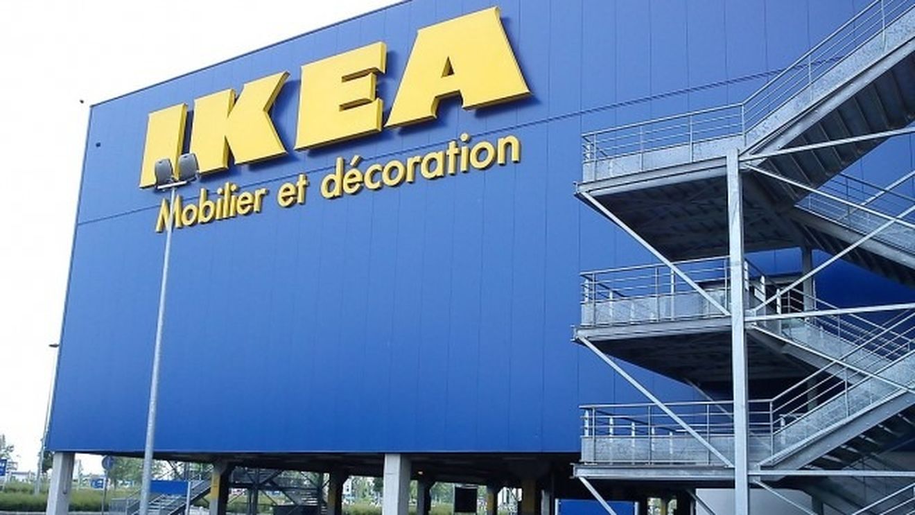 Ikea recheamă anumite ghirlande luminoase şi lămpi cu led-uri pentru exterior, avertizând că există risc de electrocutare