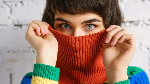 RUȘINEA: lecția românească care ne-a ținut în bancă și după ce am crescut