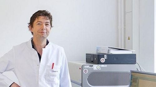 Vocea de care ascultă germanii în timp de pandemie, virologul Christian Drosten: De măști nu scăpăm așa repede, vom purta măști și anul viitor / Cum arată pandemia la nivel global, predicții privind evoluția în Europa